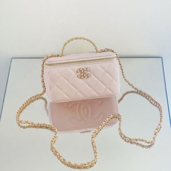 Chanel Women Pre-Loved Bag Very Good Condition - Picture 2 of 7